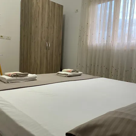 Rent * Vlorë